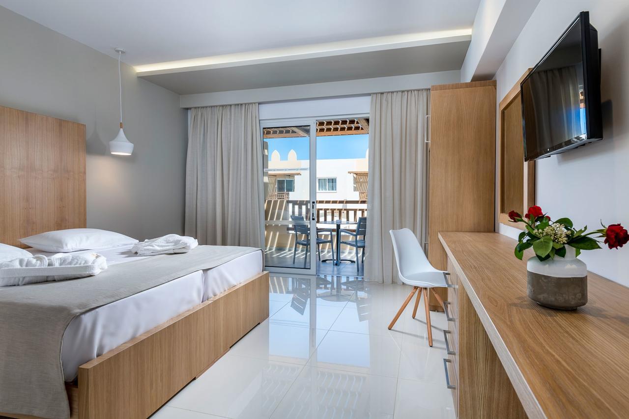 Gaia Palace Hotel 5*